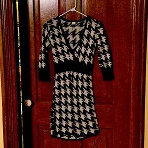 Mary Tyler Moore  style Black and white hounds tooth sweater dress